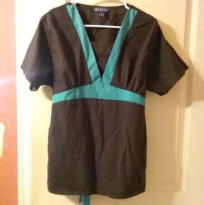 Scrubs top size large.